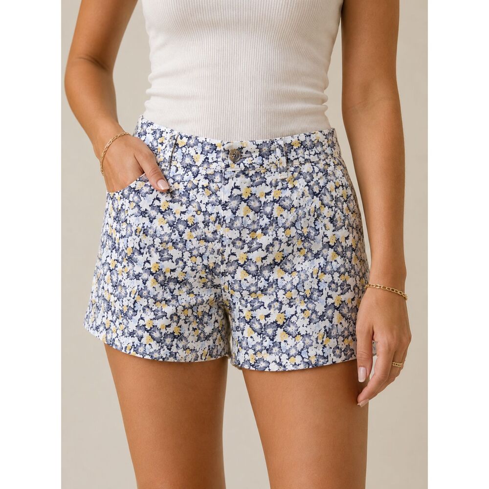 Old Navy Floral Chino Shorts Size 4 White Blue Yellow Stretch Mid Rise Cotton